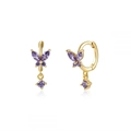 Orecchini a cerchio farfalla dorati con zirconi viola su sfondo bianco pulito - Oro Viola