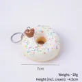Porte-clés donut blanc en mousse PU avec pépites colorées et décor de cœur marron - Blanc