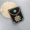 Sac bandoulière bohème fait main avec perles et motif étoile solaire sur tissu noir - Octagramme Noir