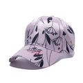Dettaglio del cappellino in raso rosa con stampa floreale elegante e texture setosa - Fiori Rosa