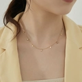 Élégant collier en acier titane avec glands en zircon et design goutte d'eau pour femmes - Carré / Doré