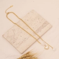 Nahaufnahme des goldenen Herzanhängers mit Perlmutt-Inlay und edlem Perlendetail - Perlmutt-Herz-Perlen-Drop-Stil (3#)