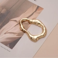 Goldener unregelmäßiger Wellen-Gürtelschnalle mit flüssiger Metalloptik auf Magazin - Innendurchmesser 50MM / Gold