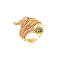 Detail van 18K gouden slangenring met rode micro-pave stenen en groene edelstenen ogen - Verstelbaar Open / Goud met rode en groene stenen (11215)