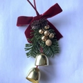 Décoration de Noël avec nœud en velours rouge, pommes de pin, épines vertes et cloches - 19# Double Cloche de Pomme de Pin en Velours Rouge