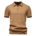 Dettaglio polo in maglia kaki con scollo a zip e strisce verticali a trama fine - S / Stile con collo a zip / Cammello