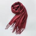 Sciarpa bordeaux tinta unita effetto lino con nappe, elegante scialle invernale da donna - Rosso Scuro