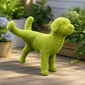 Pipi machende Hund Gartenfigur mit grüner Beflockung für die Rasendekoration im Freien - Pinkelnder Hund