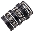 Sechsteiliges Herren-Lederarmband-Set in Schwarz mit Totenkopf und Stern-Anhängern - Schwarz