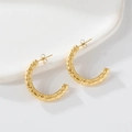 Pendientes minimalistas de acero inoxidable dorado en forma de C con textura martillada - Dorado