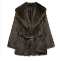 Abrigo de invierno de piel sintética marrón para mujer con cinturón negro a la moda - XS / Marrón