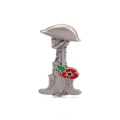 Spilla commemorativa con elmo, fucile, stivali e un fiore di papavero rosso metallico - Stile Equipaggiamento Commemorativo Soldato Argentato