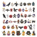 Vista piatta di ciondoli di Halloween in lega con zucche, fantasmi e pipistrelli - Set 50pz Nuovi Ciondoli Smalto Halloween