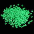 Perline piatte tonde luminose con lettera E, brillano di verde al buio - Lettera E / Verde Luminoso