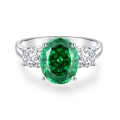 Eleganter S925 Sterlingsilber Ring mit ovalem smaragdgrünen Stein und runden Steinen - Größe 6 (US) / Smaragdgrüner Ovaler Drei-Steine-Stil (FDJZ-062)