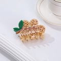 Pinza per capelli a forma di frutto arancione con foglie verdi su sfondo bianco - Litchi Marrone Chiaro