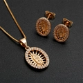 Parure de bijoux religieuse avec pendentif Vierge Marie plaqué or et boucles d'oreilles - Ensemble NH07-3 (Collier Relief Ovale + Boucles d'oreilles)