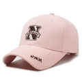 Casquette en coton rose avec broderie NY&JA et petit logo sur le côté du bord - Rose