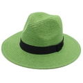 Gros plan d'un chapeau Panama vert vif avec ruban gros-grain noir et tissage fin - Taille unique / Vert