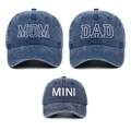 Set di berretti da baseball in cotone blu navy con ricami Mom, Dad e Mini coordinati - Set da 3 Pezzi (DAD+MOM+MINI) / Blu Notte