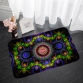 Tappeto in flanella con motivo mandala colorato su pavimento in legno scuro liscio - 40x60cm / 4-Mandala Viola