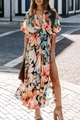 Detail van een gebloemde maxi-jurk met V-hals, zijsplit en bohemian print in oranje-blauw - S / Oranje