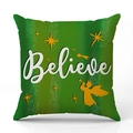 Funda de cojín navideño verde con texto Believe y silueta de ángel dorado - Verde-Believe Ángel Estrellas
