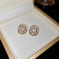 Clip per orecchie a fiocco di neve dorate con perle, zirconi e pendenti a forma di H - Orecchini a Lobo con Lettera H Perla e Zircone Perno in Argento
