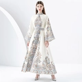 Elegante abito lungo con stampa paisley, colletto alla coreana e maniche a campana con cintura - Taglia S / Albicocca