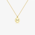 Collar de plata S925 dorada con colgante redondo, letra M de circón y cadena fina - Oro 18K-M