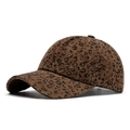 Gorra de béisbol con estampado de leopardo marrón y diseño vintage desgastado y usado - café