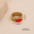 Elastischer Ring aus goldenem Edelstahl mit rotem Lippenanhänger und Federband - Ring / Roter Ring