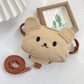 Detalle de mochila arnés para perro con forma de oso caqui y bordado en piedra - S (Pecho 30-40cm) / Oso pardo