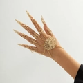 Pulsera punk gótica dorada con anillos para uñas huecos y cadena de mano metal - Dorado