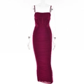 Detail van de wijnrode bodycon maxi-jurk met korsetbaleinen en geplooide stof - XL / Bordeauxrood
