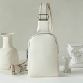 Mini sac de poitrine en cuir blanc souple avec bandoulière tissée réglable - Blanc Cassé
