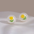 Orecchini a clip con tulipano bordati di perle, fiore giallo e foglie verdi eleganti - Orecchini a clip / Tulipano Giallo