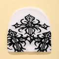 Berretto in maglia bianca con motivo a croce gotica nera e trama a coste morbide - Taglia unica / Bianco Nero