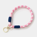 Geflochtene Handgelenkschlaufe in Pink und Weiß mit goldenem Ring und blauen Details - 1.7cmx25cm / Rosa
