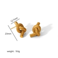 Detailansicht goldener Knotenohrringe mit Maßen von 23 mm Höhe und 9,6 g Gewicht - Verdrehter Knoten-Stil (TE6696)