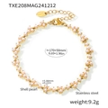 Dettaglio macro del bracciale in acciaio inossidabile con perle rosa e chiusura a moschettone - Bracciale Di Perle Dorato