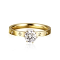 Bague élégante en acier titane doré avec diamant central à six griffes et pierres latérales - US 5 / Doré