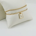 Pulsera de acero dorado de doble capa con colgante cuadrado de letra I y nácar - Letra I