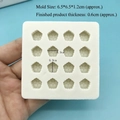 Moule en silicone mini fleurs de cerisier montrant 16 cavités pour l'échelle de taille - Silicone / 16 Cavités Flocon de Neige - Blanc