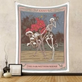 Détail d'une tapisserie tarot avec squelette, roses et illustrations de style vintage - GT220551 (The Fair-weather Friend/XXXV)