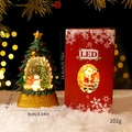 Grüne LED Schneekugel Tannenbaum mit Schneemann und roter Geschenkbox Dekoration - Grüner Weihnachtsbaum - Schneemann (Geschenkbox)