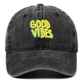 Cappellino da baseball in denim grigio lavato con ricamo GOOD VIBES colorato e look vintage - Nero