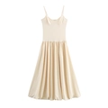 Elegante vestido de tirantes beige estilo francés con corte entallado y falda plisada - XS / Blanco lechoso