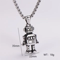 Colgante de robot retro de acero inoxidable para hombres con dimensiones de 35mm - Color Plata (Sin Cadena)