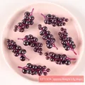 Realistisches künstliches dunkellila Traubenmodell aus PVC für DIY-Kuchendekoration - Lila Traube